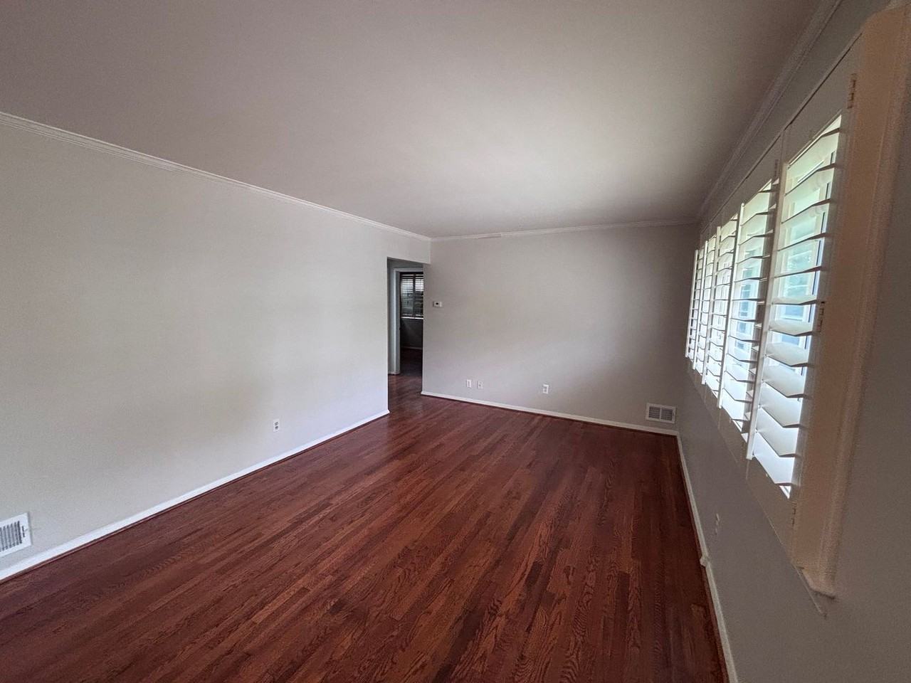 701 Robert Rd - Photo 6 of 9