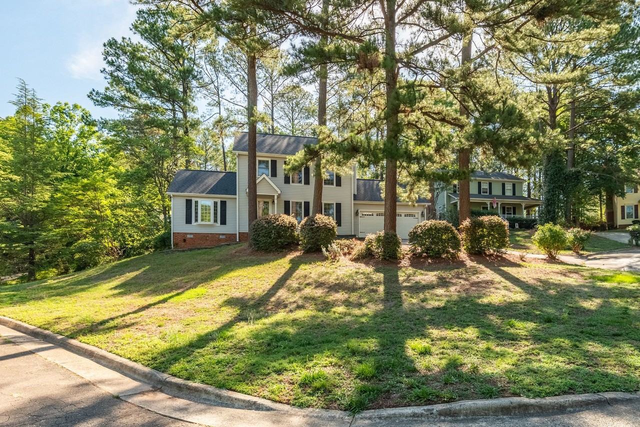 1 Trump Ct - Photo 3 of 26