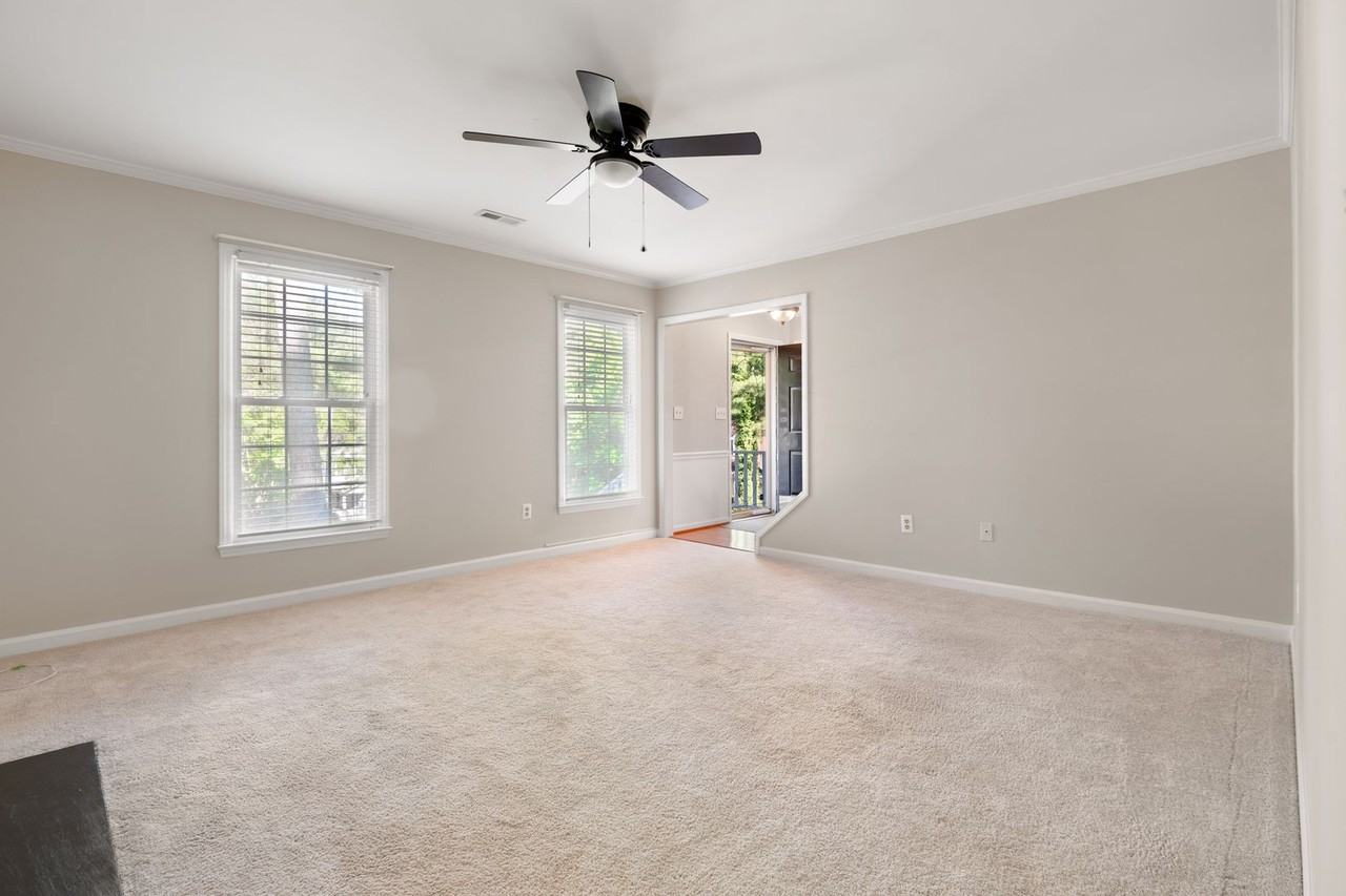 1 Trump Ct - Photo 5 of 26