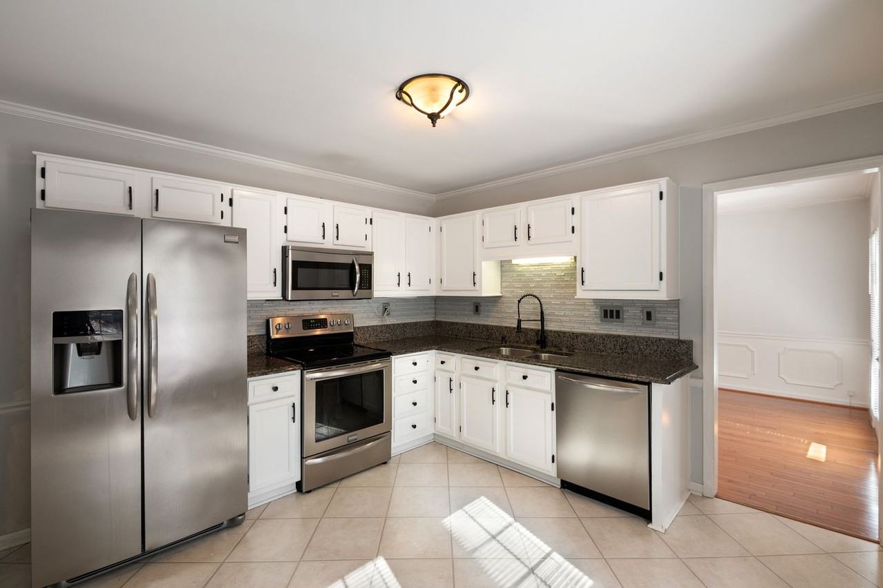 1 Trump Ct - Photo 6 of 26