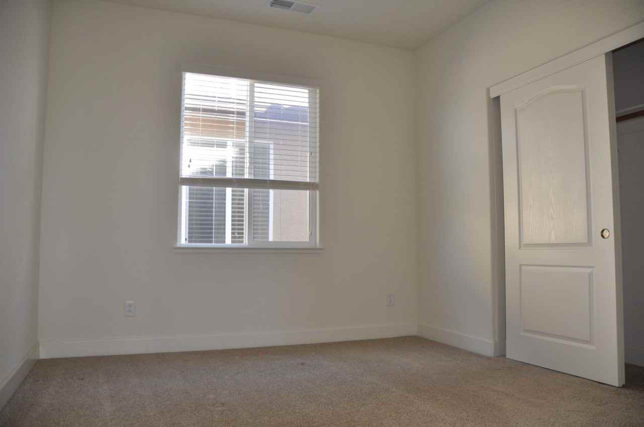 5400 Cliff House Way - Photo 7 of 10