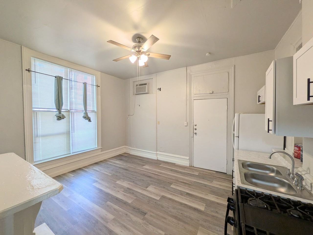 822 E Carson St #7 - Photo 7 of 13