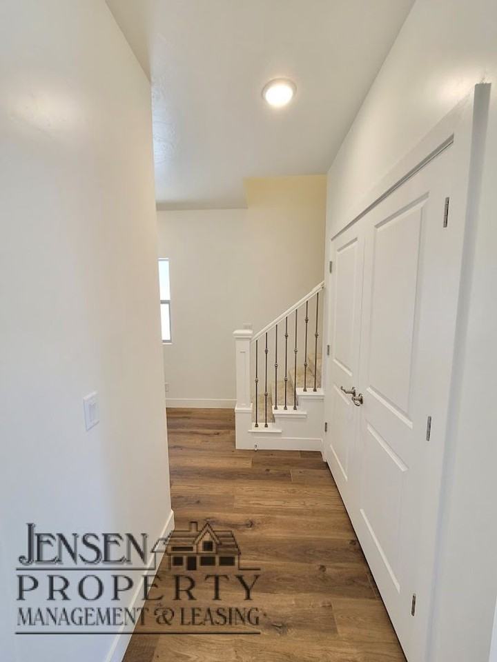 515 S Stewart Creek Cv - Photo 4 of 33