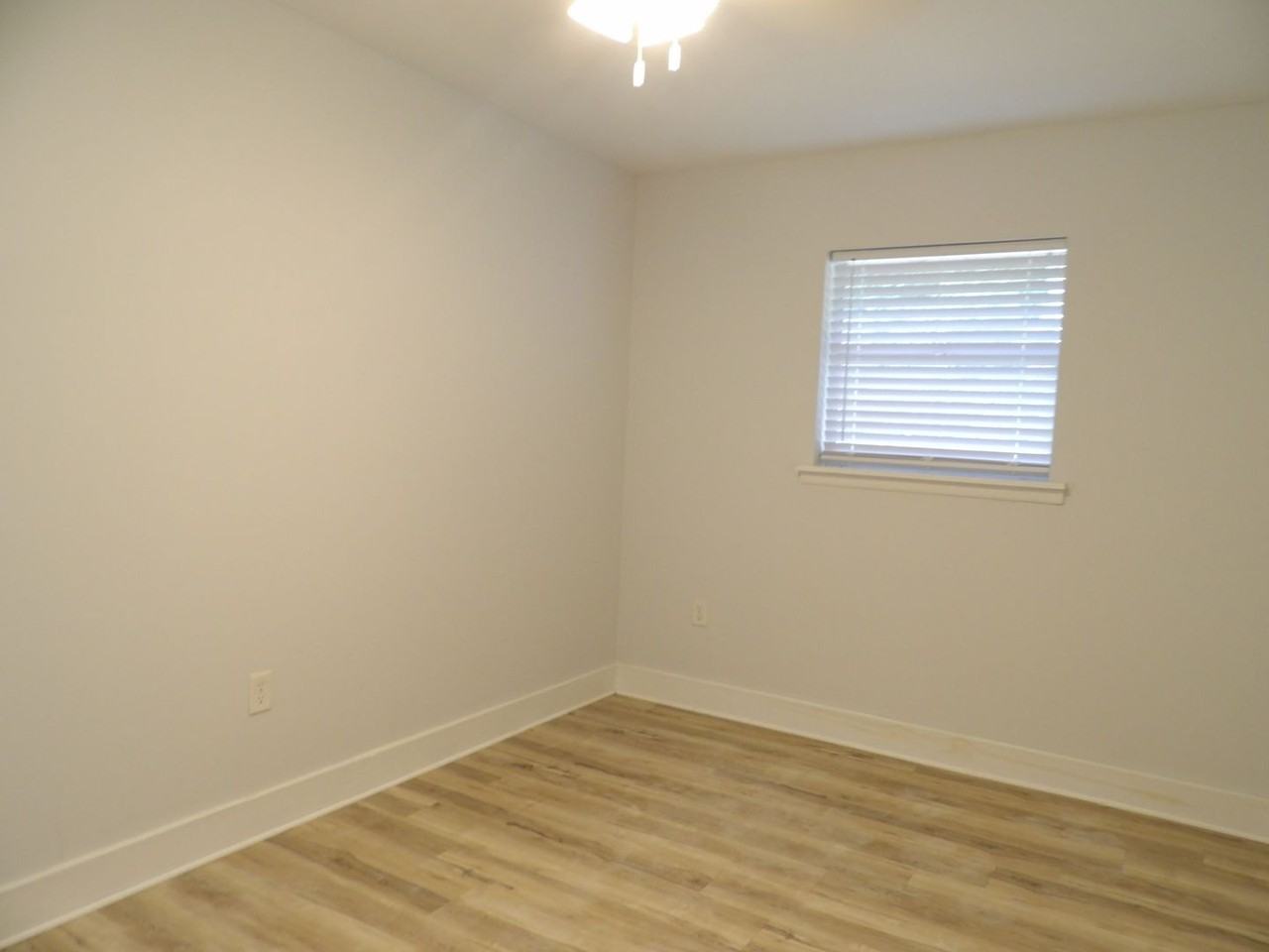 731 Richardson St - Photo 7 of 9