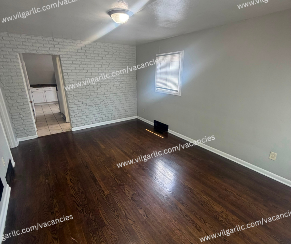 4125 Pierce St - Photo 5 of 33