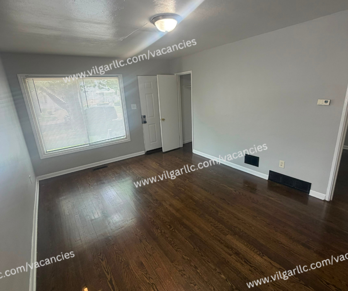 4125 Pierce St - Photo 6 of 33