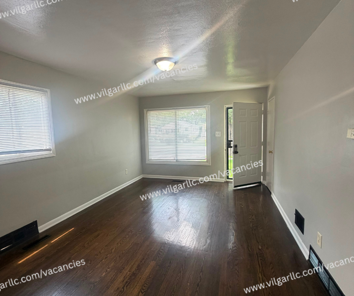4125 Pierce St - Photo 7 of 33