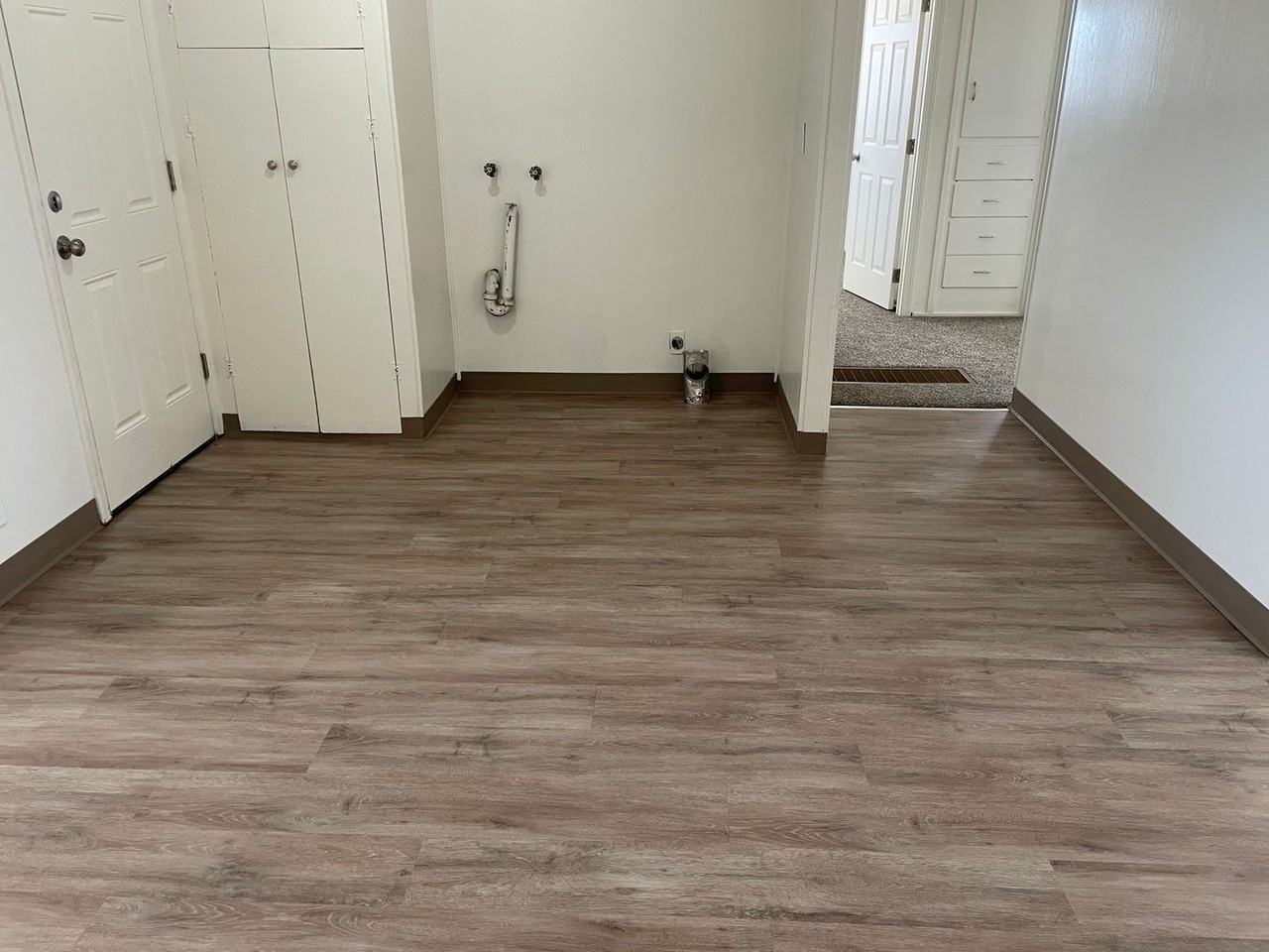 524 W Loop Dr - Photo 4 of 18