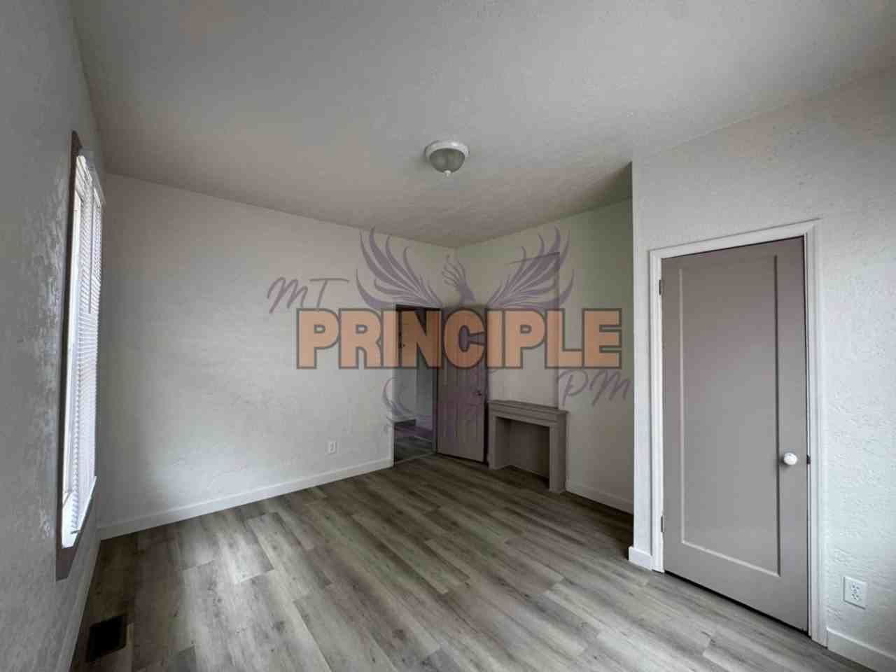 2037 Whitman Ave - Photo 6 of 14