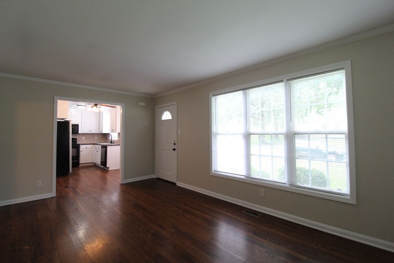 5321 W 50th Ter - Photo 4 of 12