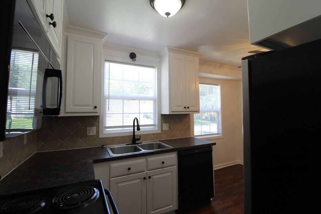 5321 W 50th Ter - Photo 7 of 12
