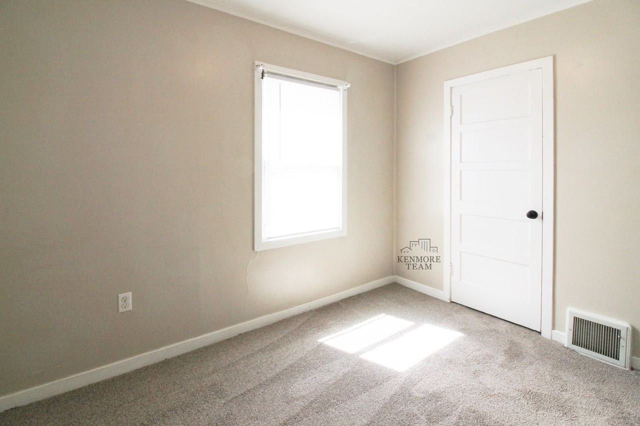 719 Taylor St - Photo 6 of 8
