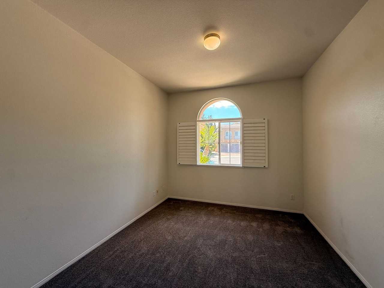 5254 Southhampton Cv - Photo 3 of 23