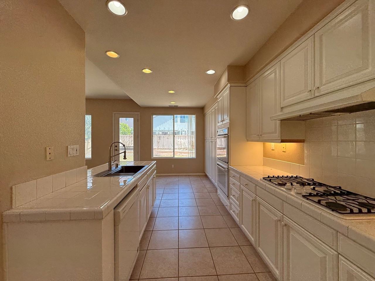 5254 Southhampton Cv - Photo 5 of 23