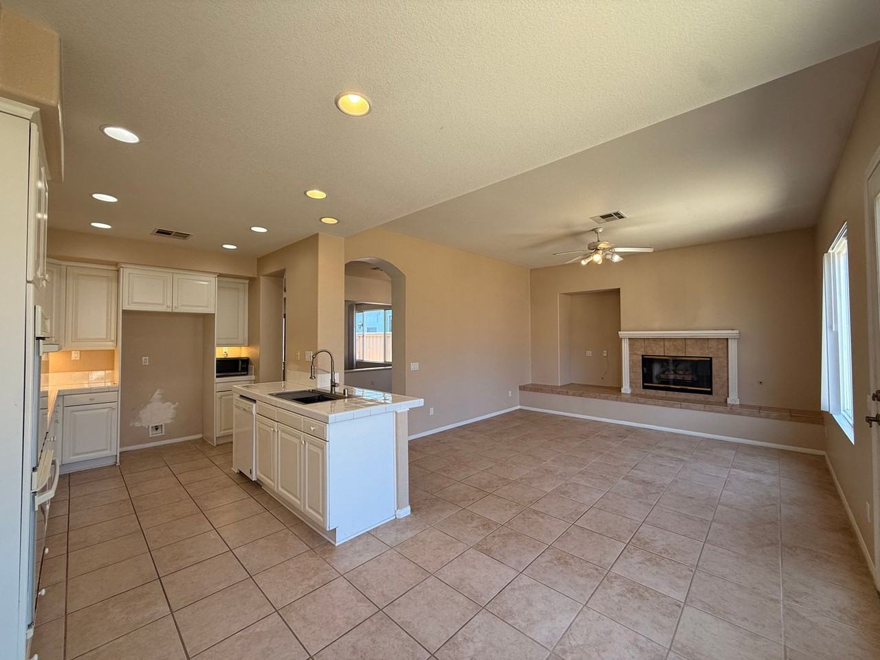 5254 Southhampton Cv - Photo 7 of 23
