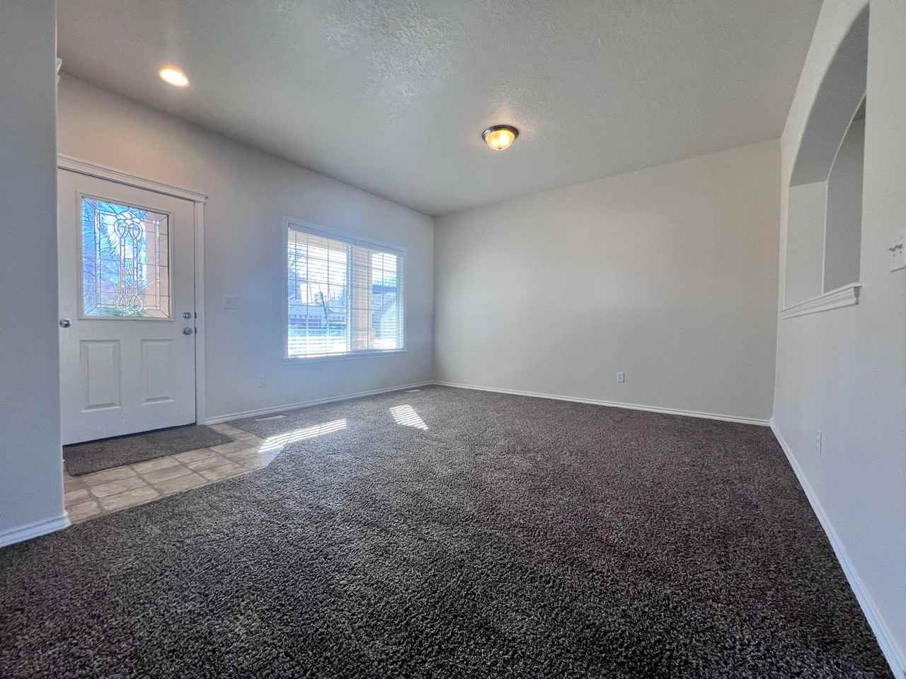 5193 N Toscana Ave - Photo 3 of 23