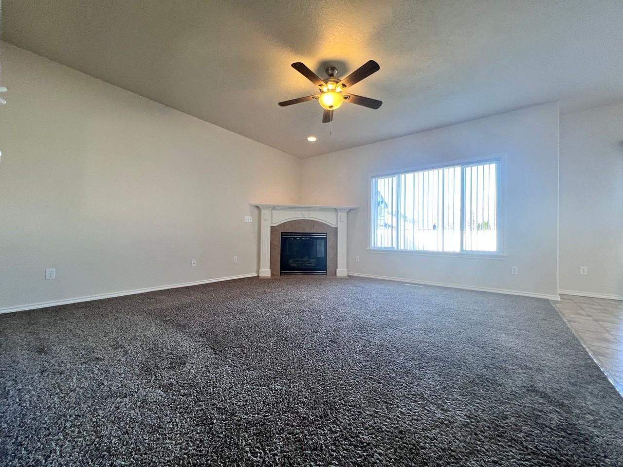 5193 N Toscana Ave - Photo 4 of 23