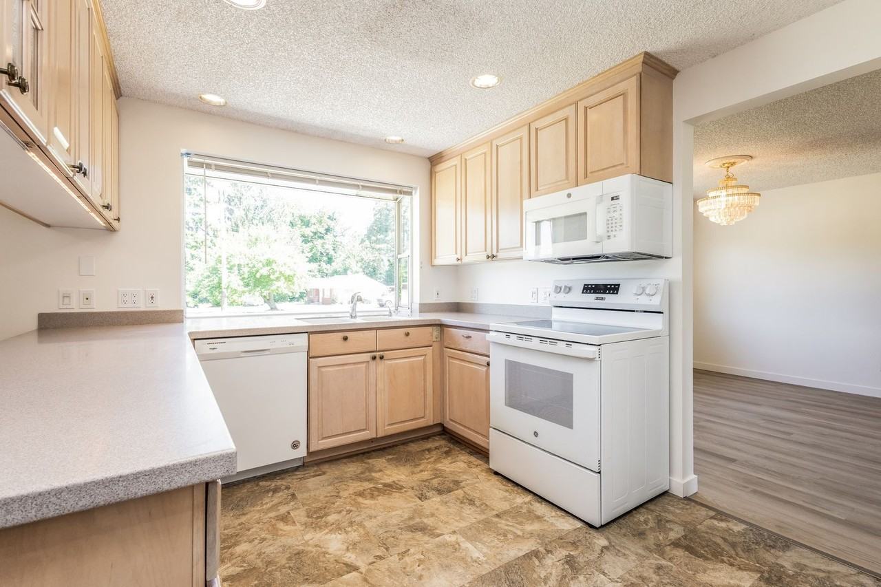 10716 Se 224th Pl - Photo 3 of 16