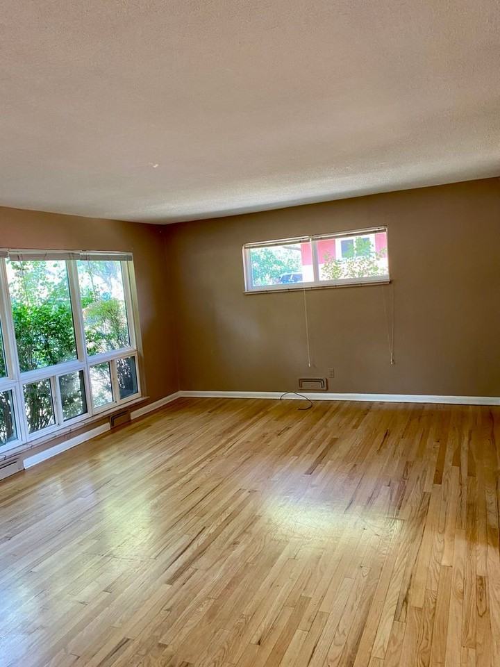 3055 Moorhead Ave - Photo 2 of 16