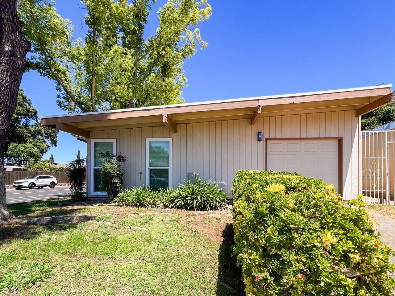 9379 Lujan Dr - Photo 3 of 36