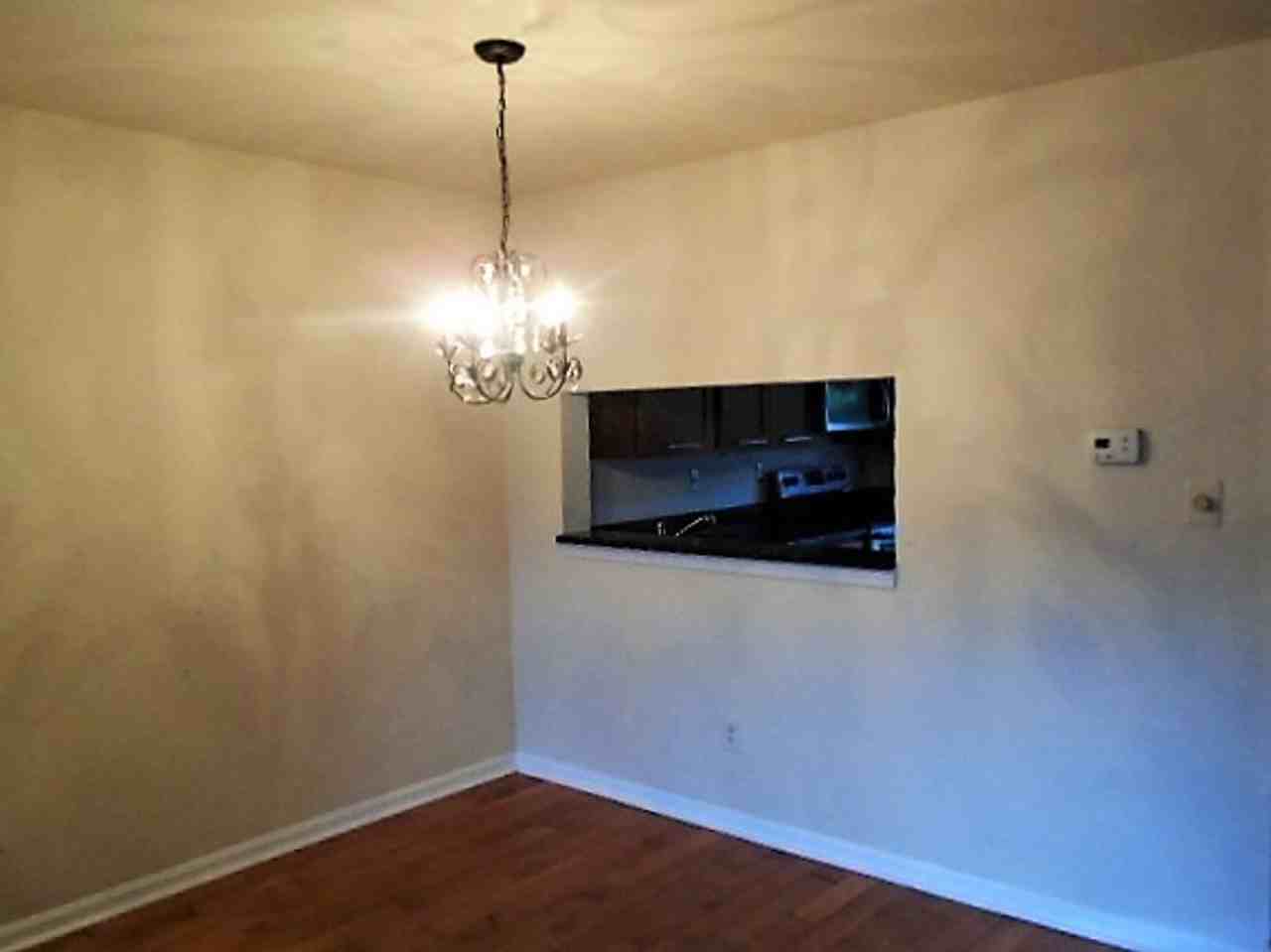 1211 S Linwood Ave - Photo 3 of 8
