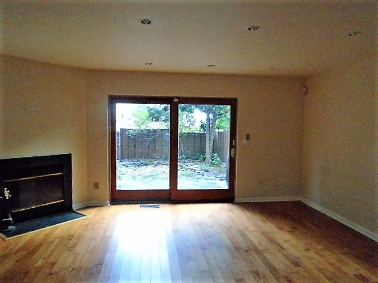 1211 S Linwood Ave - Photo 4 of 8