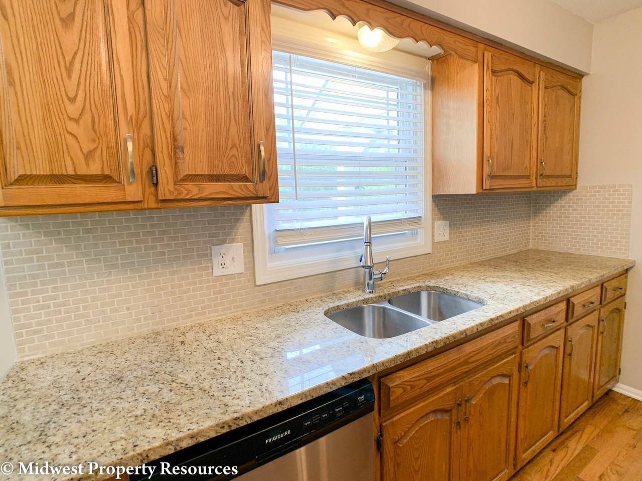 2641 Sw Walnut St - Photo 5 of 24