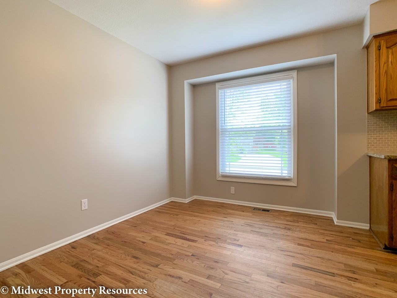 2641 Sw Walnut St - Photo 6 of 24