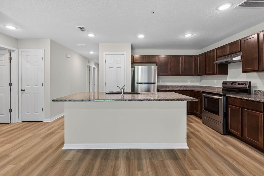 129 Wellwood Lane Unit B - Photo 3 of 48
