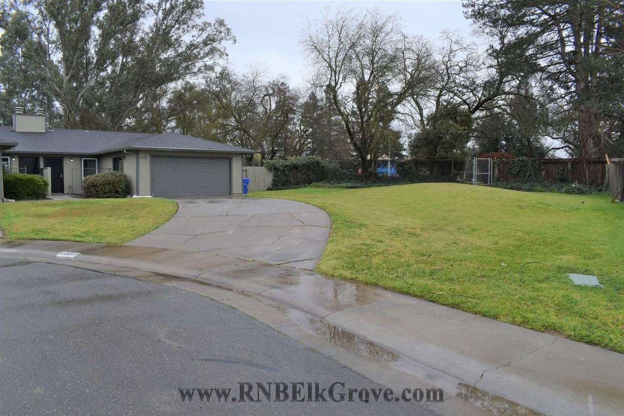 8960 Chalmers Ct - Photo 2 of 18