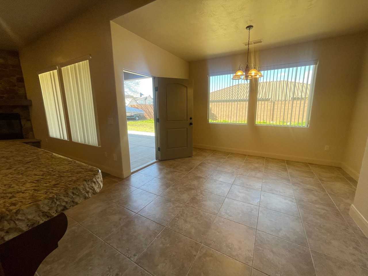2799 E 1240 S - Photo 4 of 24