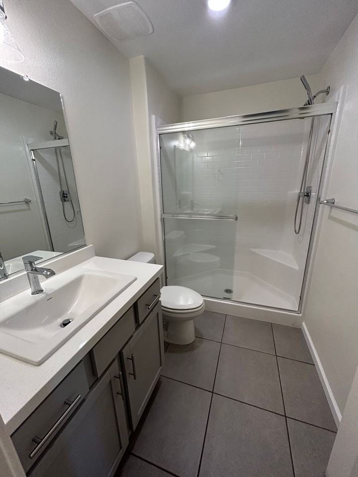 2249 Hough Ave - Photo 5 of 28
