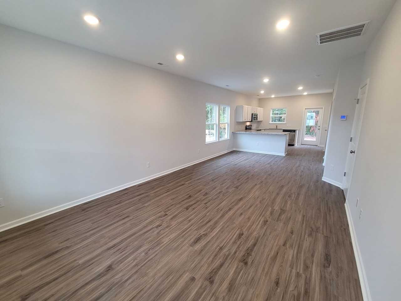 9008 Laurel Bay Ln - Photo 2 of 33