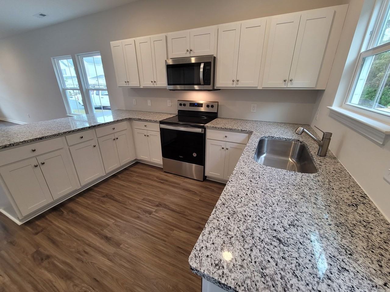 9008 Laurel Bay Ln - Photo 4 of 33