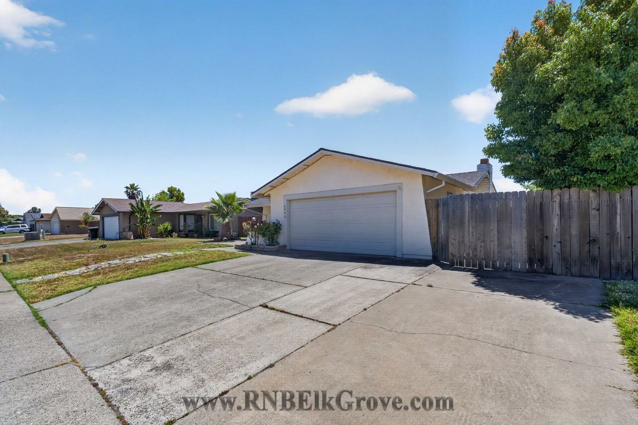 6844 Sandrock Way - Photo 4 of 47