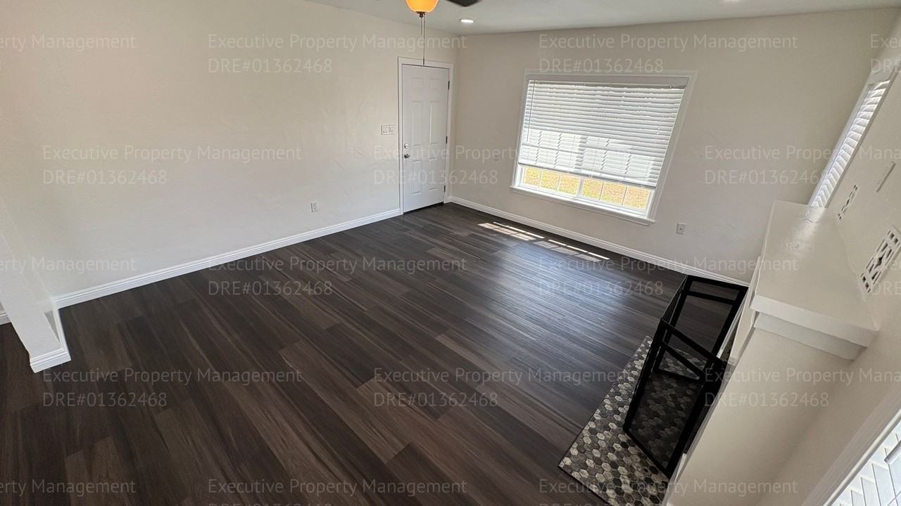 104 S Kincaid St - Photo 3 of 26