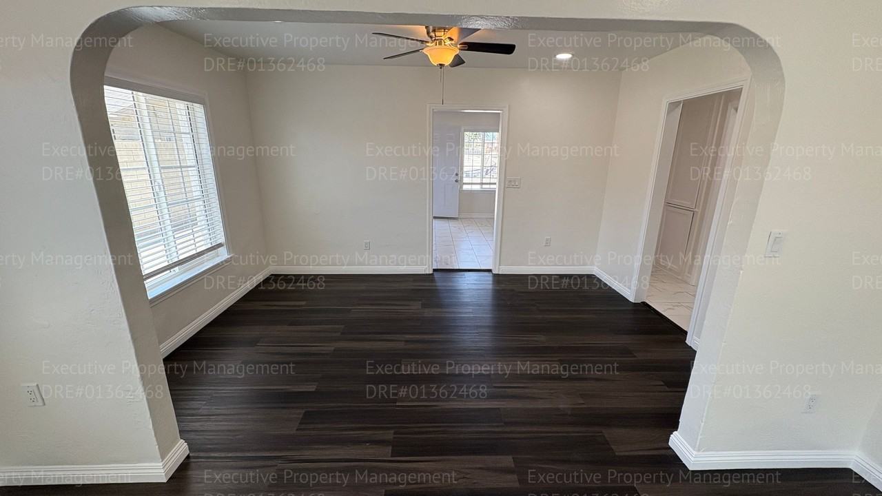 104 S Kincaid St - Photo 6 of 26
