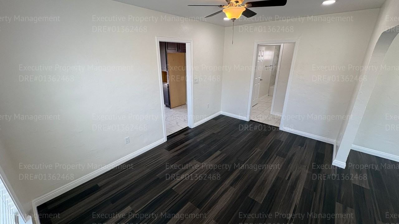 104 S Kincaid St - Photo 7 of 26
