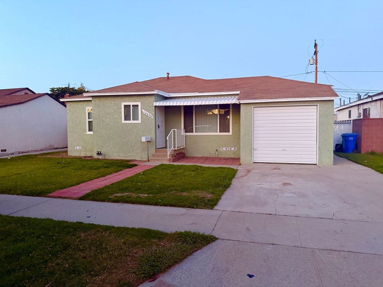 14436 Longworth Ave - Photo 2 of 37