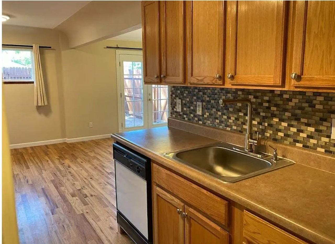 1409 Jasmine St - Photo 3 of 14