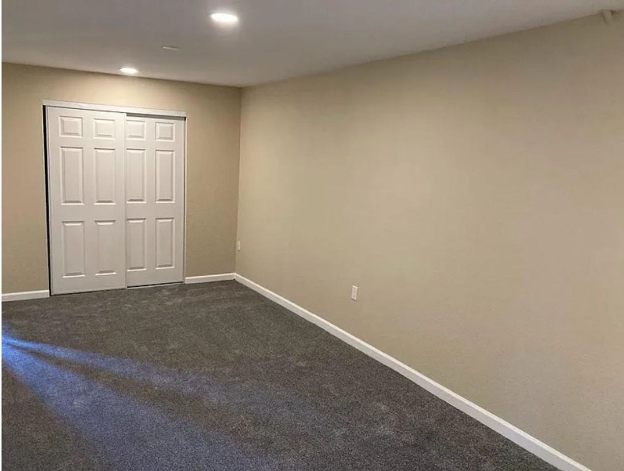 1409 Jasmine St - Photo 5 of 14