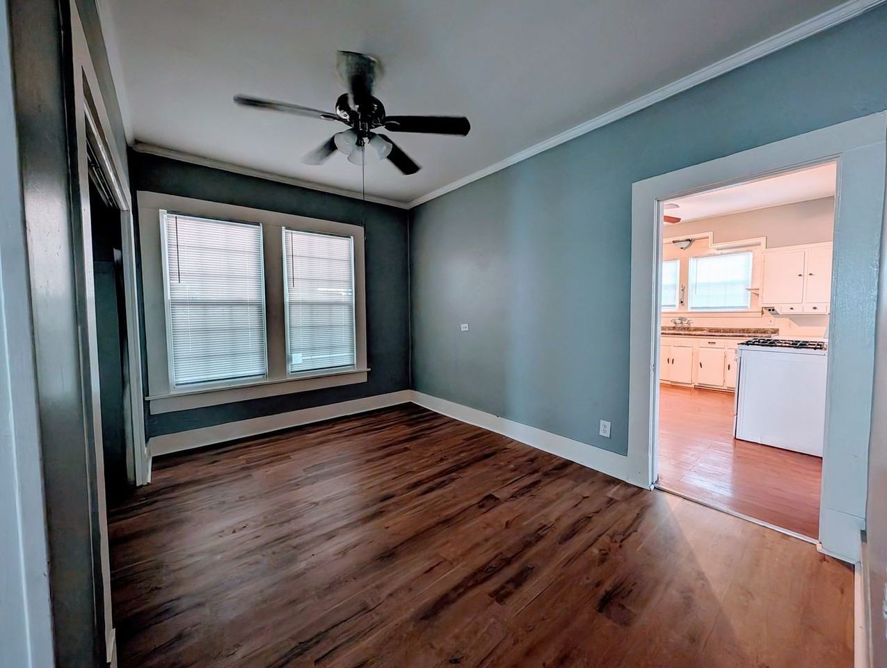 709 W 26th St - Photo 5 of 8