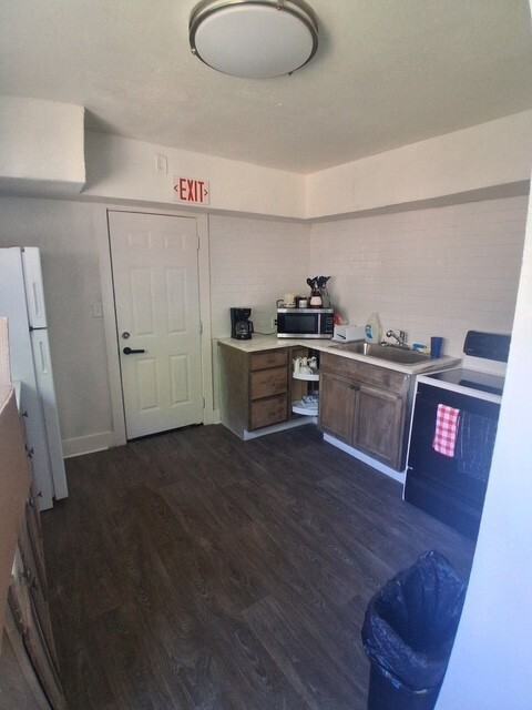 2623 East 29th Street - Photo 2 of 3