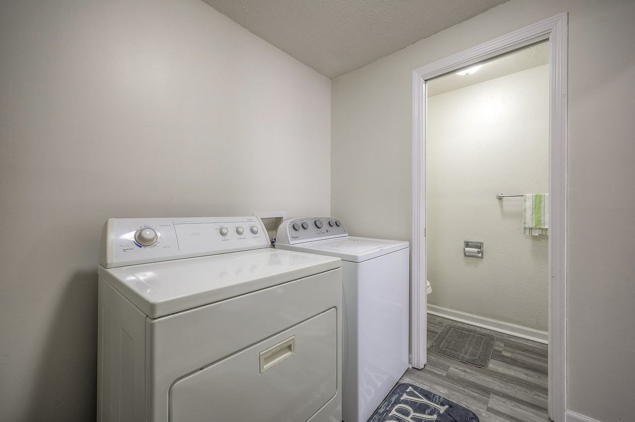2618 East 28th Street - Photo 5 of 6