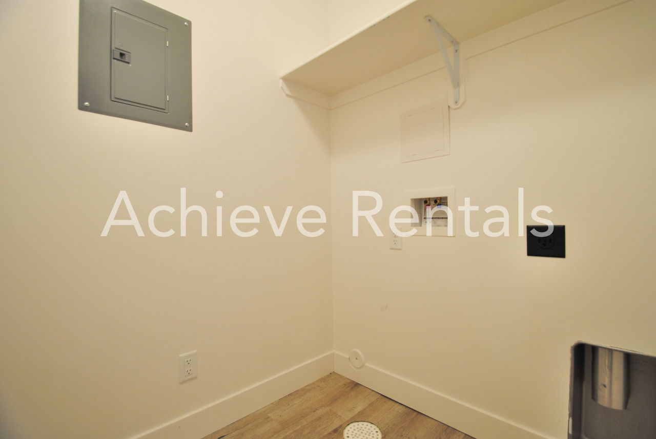 482 N 2650 W #9 - Photo 6 of 12