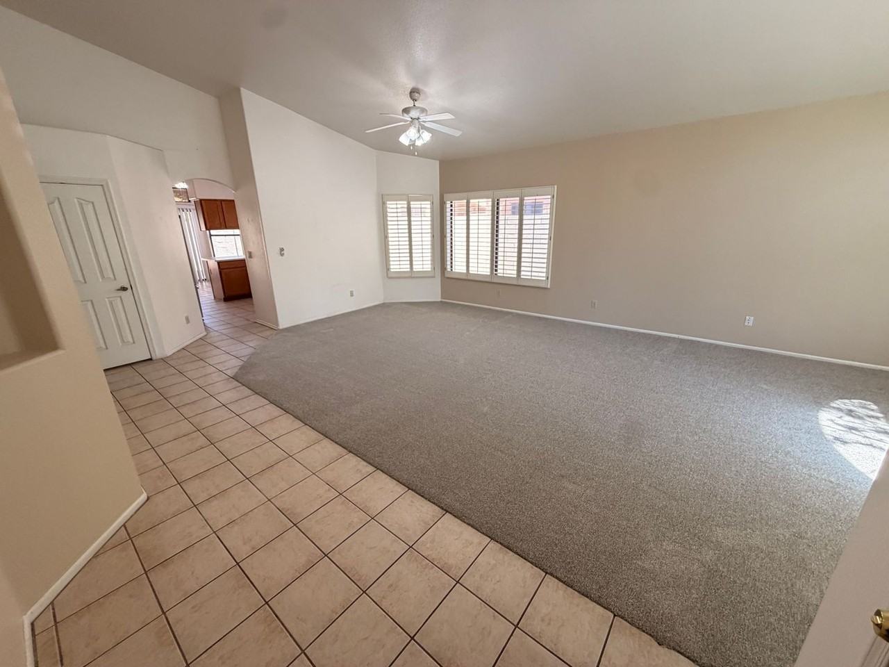 330 N Cottonwood Dr - Photo 2 of 23
