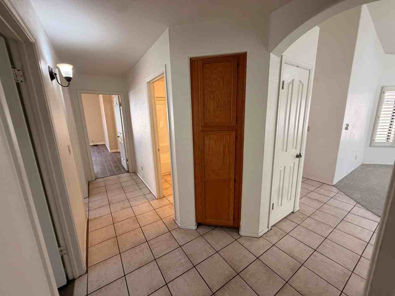 330 N Cottonwood Dr - Photo 7 of 23