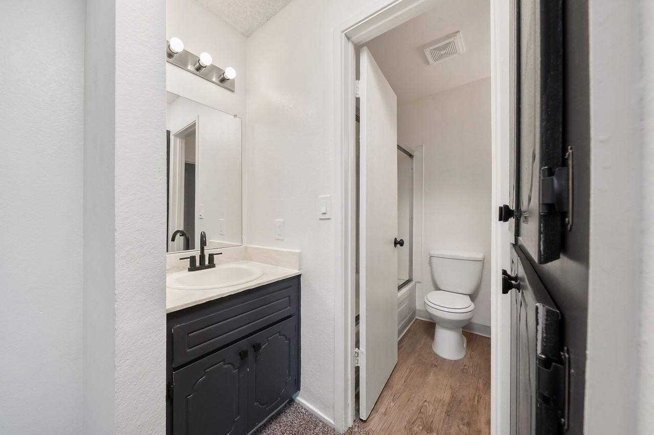 3800 Lily St - Photo 4 of 10