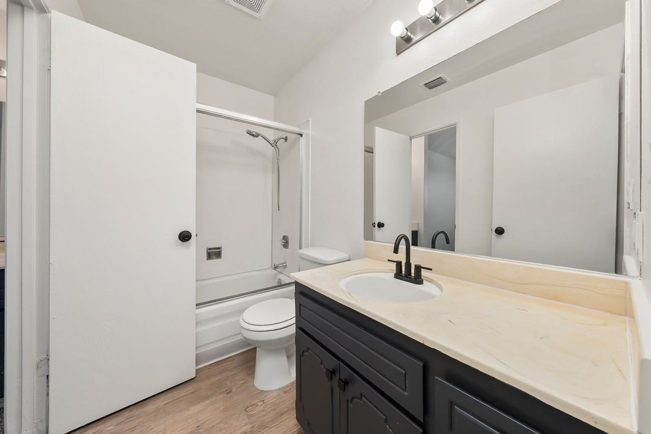 3800 Lily St - Photo 5 of 10