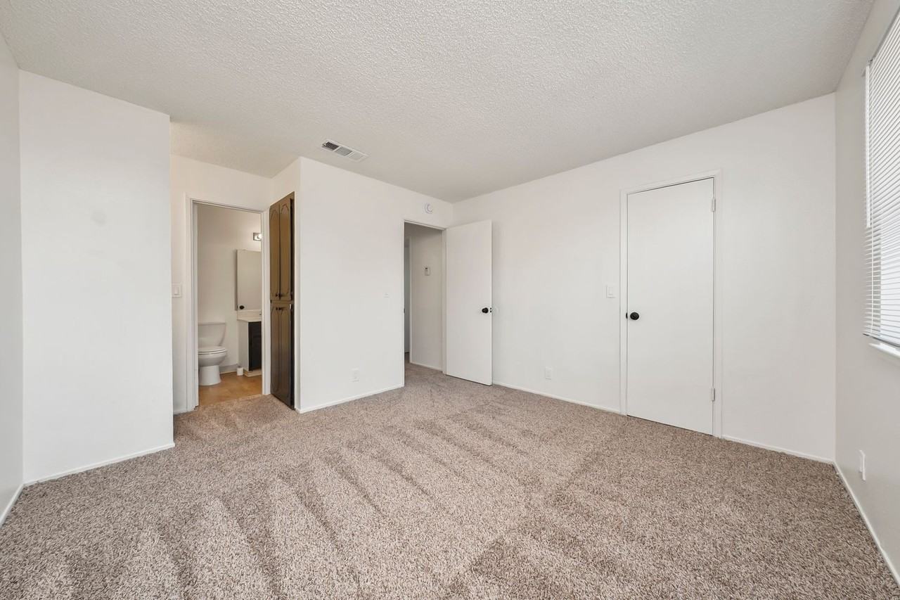3800 Lily St - Photo 6 of 10